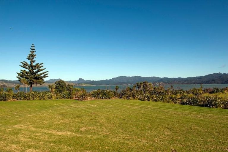 Photo of property in 104 Ti Kouka Crescent, Matarangi, Whitianga, 3592