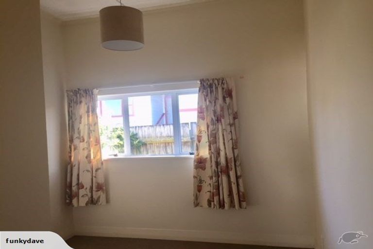 Photo of property in 44 Rimu Street, New Lynn, Auckland, 0600