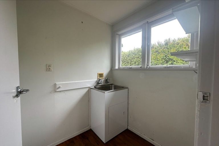 Photo of property in 1/14 Roberts Road, Te Atatu South, Auckland, 0610