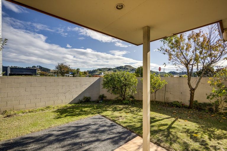 Photo of property in 54 Neeve Road, Taradale, Napier, 4112