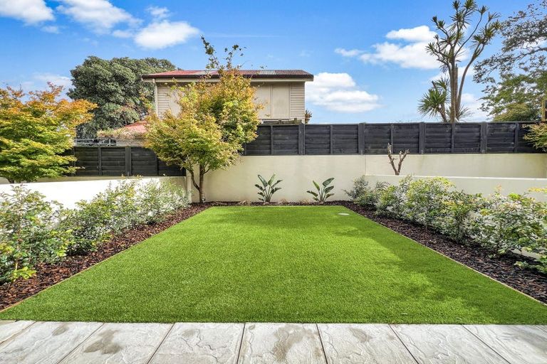 Photo of property in 3a/71 Spencer Road, Oteha, Auckland, 0632