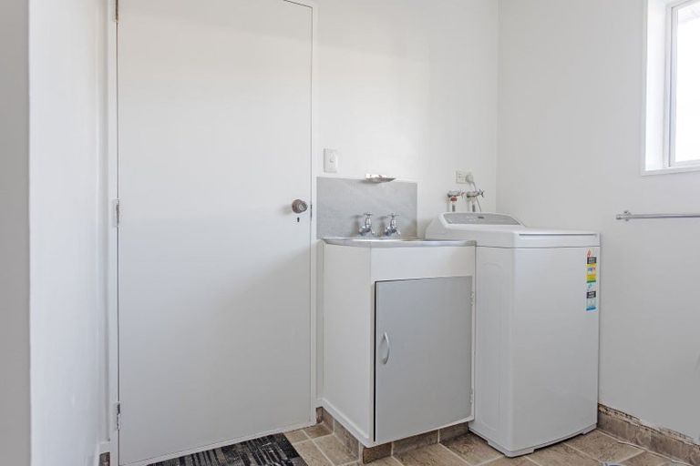 Photo of property in 9 Russell Street, Otane, 4202