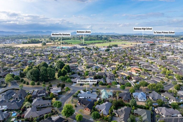 Photo of property in 38 Farringdon Avenue, Rototuna North, Hamilton, 3210
