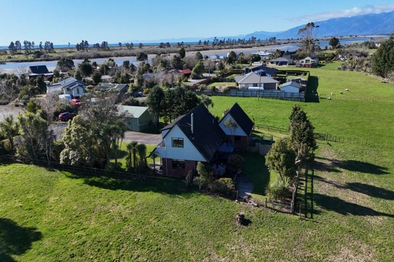 Photo of property in 65 Snodgrass Road, Westport, 7892