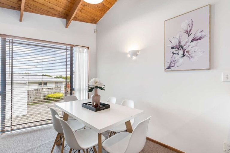 Photo of property in 1/12 Kaweka Street, New Lynn, Auckland, 0600