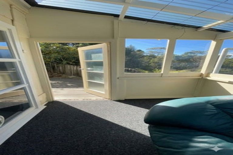Photo of property in 10 Memorial Drive, Parahaki, Whangarei, 0112