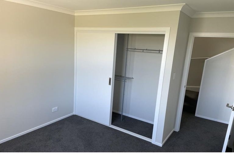 Photo of property in 20c Chetwode Grove, Newlands, Wellington, 6037