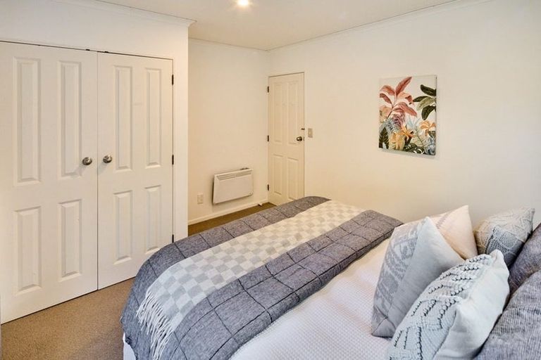 Photo of property in 22 Domanski Crescent, Owhiro Bay, Wellington, 6023