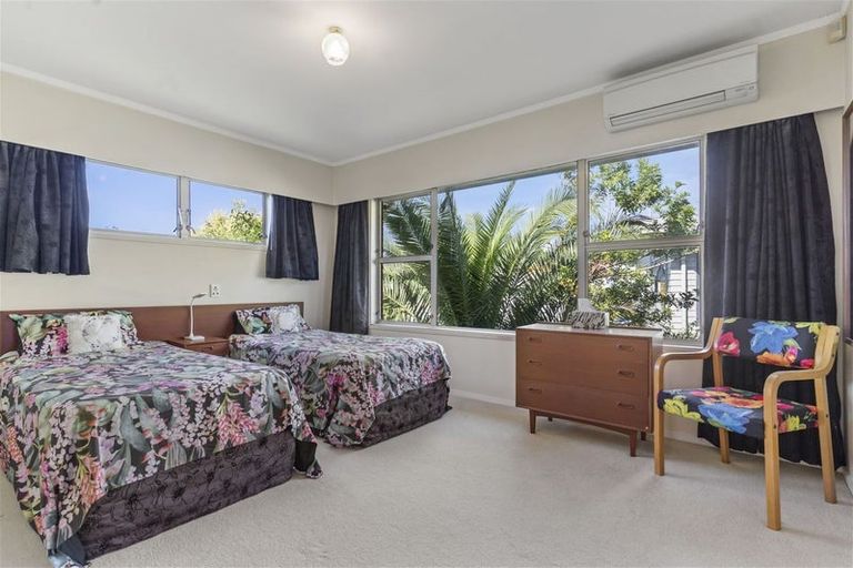 Photo of property in 301 Pakuranga Road, Pakuranga Heights, Auckland, 2010