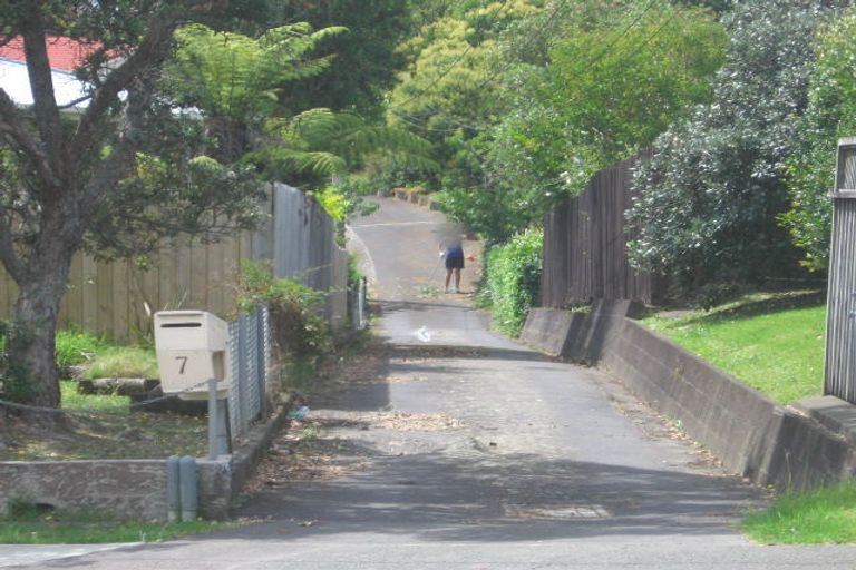 Photo of property in 1/7 College Road, Northcote, Auckland, 0627