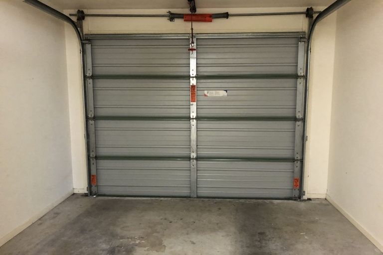 Photo of property in 10 Copplestone Place, New Lynn, Auckland, 0600