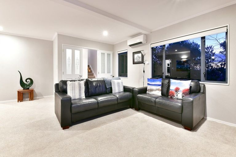 Photo of property in 144 Red Beach Road, Red Beach, 0932