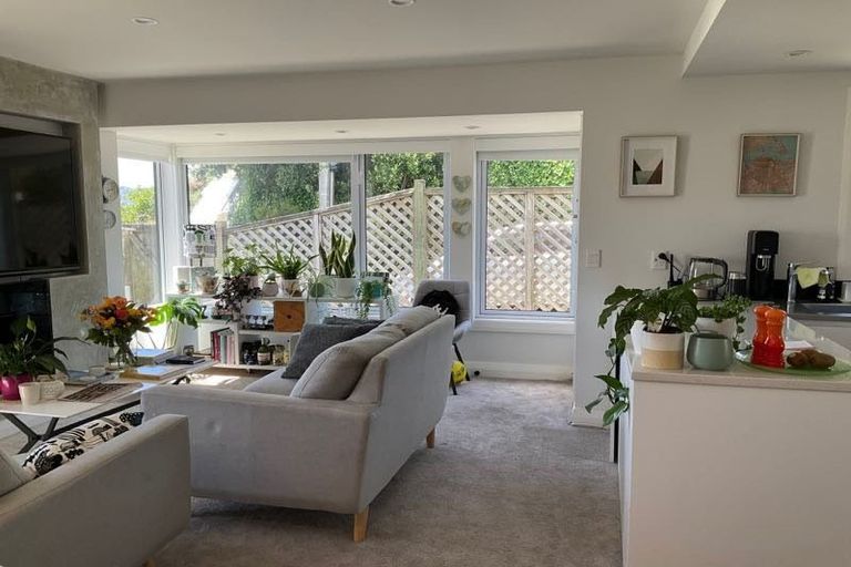 Photo of property in 2u1 Hood Street, Mount Victoria, Wellington, 6011