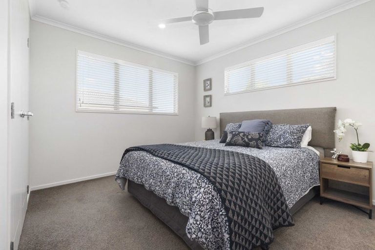 Photo of property in 18 Armstrong Farm Drive, East Tamaki Heights, Auckland, 2016