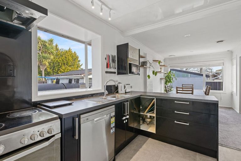 Photo of property in 4 Erin Crescent, Mairehau, Christchurch, 8013