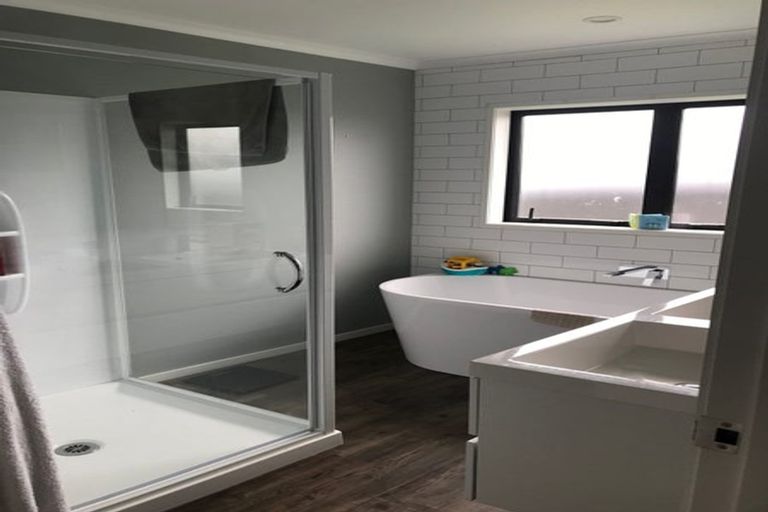 Photo of property in 5 Cook Drive, Tuakau, 2121