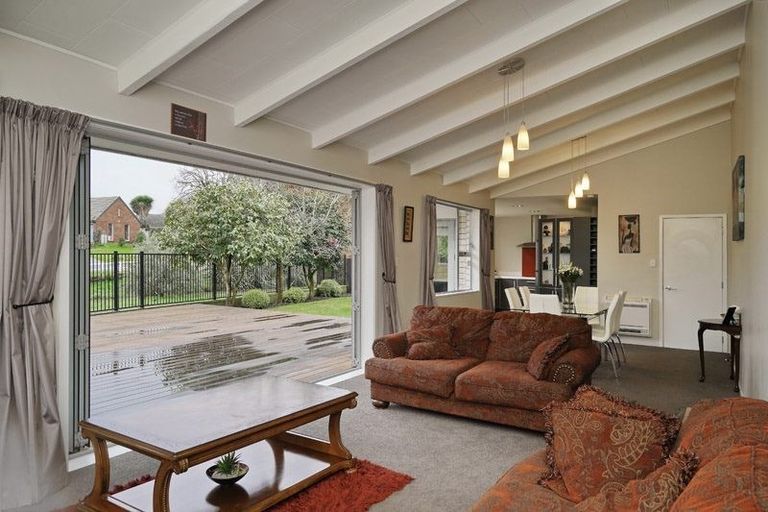 Photo of property in 1 Esher Place, Saint Martins, Christchurch, 8022