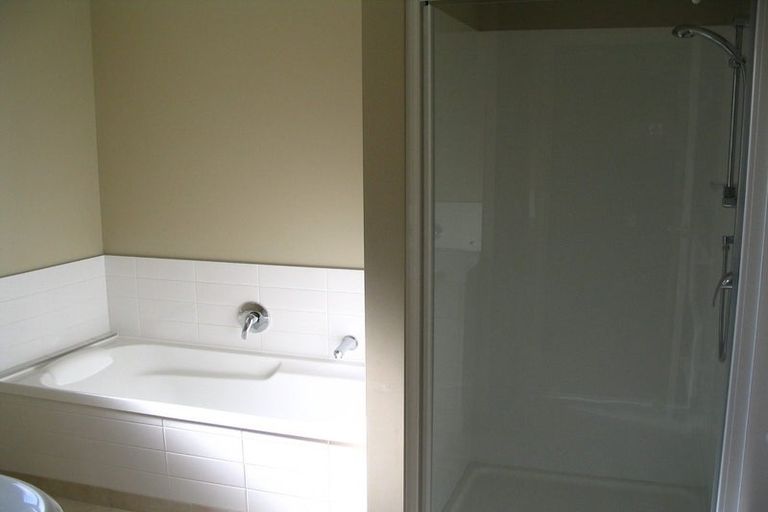 Photo of property in 4 Heidi Crescent, Flat Bush, Auckland, 2016