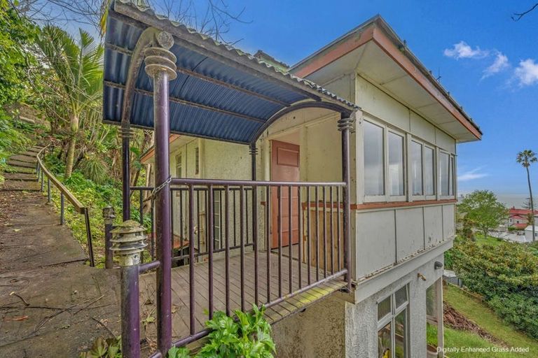 Photo of property in 3 Onslow Road, Bluff Hill, Napier, 4110