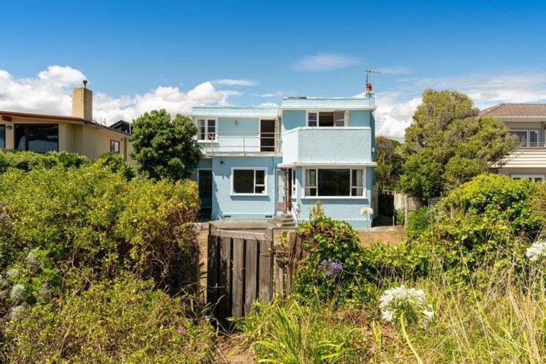 Photo of property in 79 Manly Street, Paraparaumu Beach, Paraparaumu, 5032