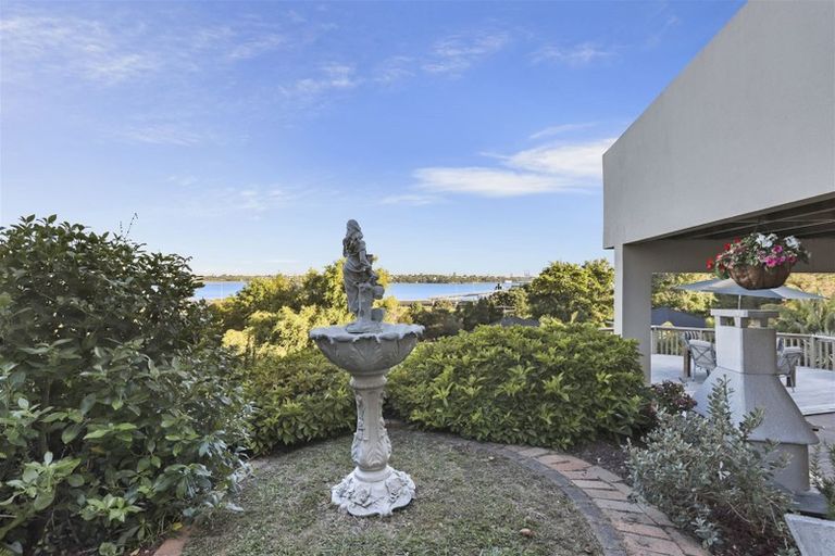 Photo of property in 66 Mcbreen Avenue, Northcote, Auckland, 0627