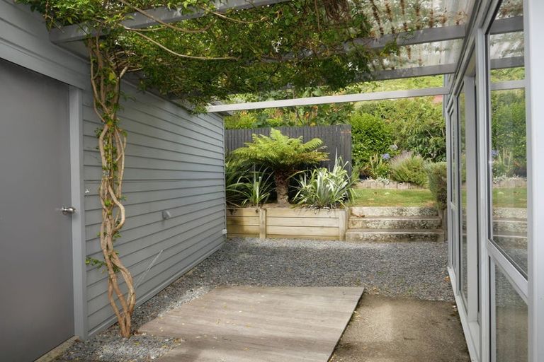 Photo of property in 11 Kotare Street, Waikanae, 5036