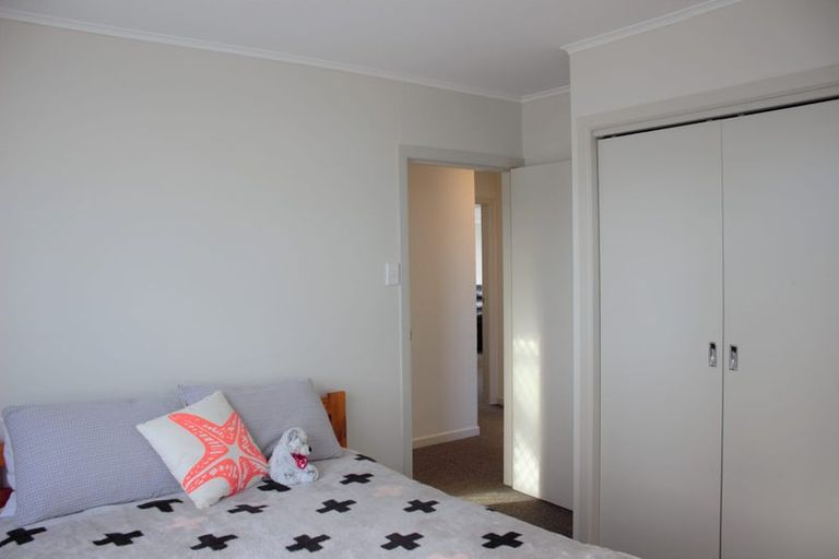 Photo of property in 90 Matipo Road, Te Atatu Peninsula, Auckland, 0610