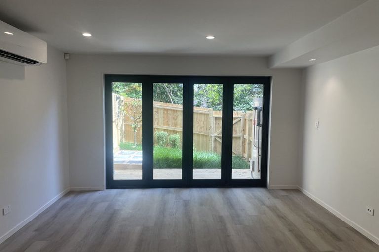 Photo of property in 6c Aralia Road, Sunnynook, Auckland, 0620