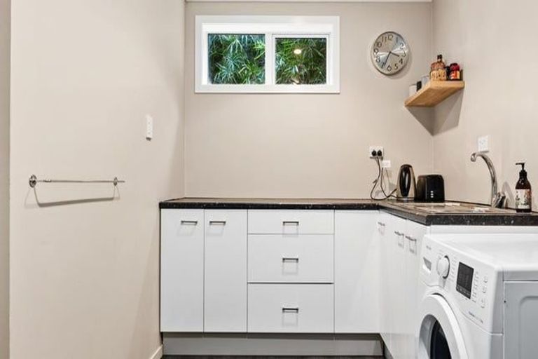 Photo of property in 3 Stanford Crescent, Whataupoko, Gisborne, 4010