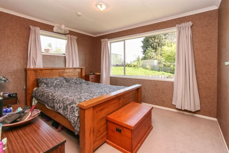 Photo of property in 46 Tarata Road, Inglewood, 4387