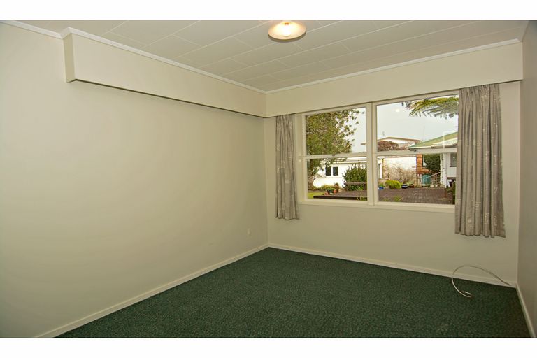 Photo of property in 53 Sandspit Road, Waiuku, 2123