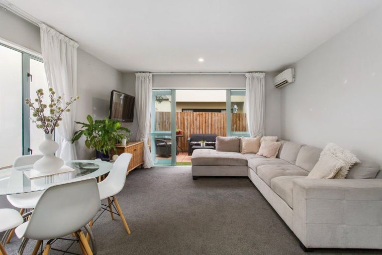 Photo of property in 5/19 Longley Place, Addington, Christchurch, 8024