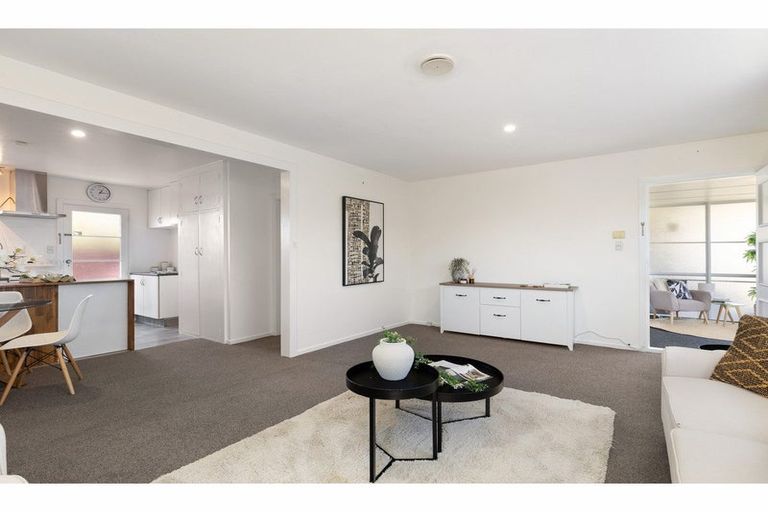 Photo of property in 2/519 Hereford Street, Linwood, Christchurch, 8011