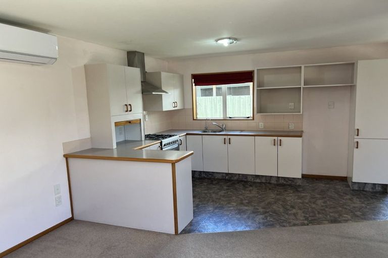 Photo of property in 3 Claverley Gardens, Avonhead, Christchurch, 8042