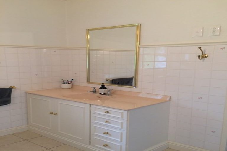 Photo of property in 16 Myres Street, Otumoetai, Tauranga, 3110