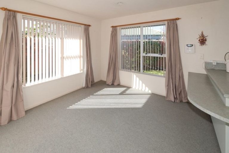 Photo of property in 4 Mull Place, Broomfield, Christchurch, 8042