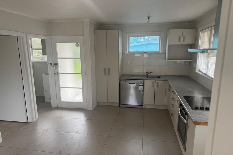 Photo of property in 85 Vodanovich Road, Te Atatu South, Auckland, 0610