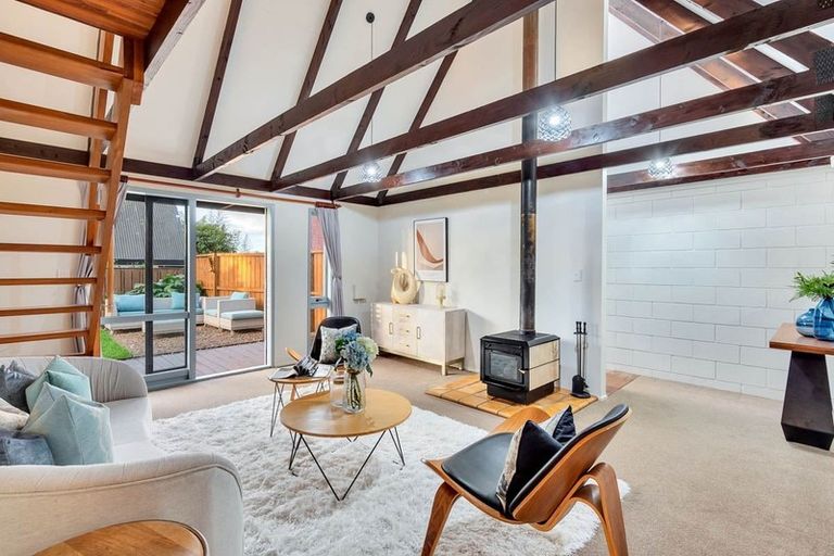 Photo of property in 2/5 Putney Place, Ranui, Auckland, 0612
