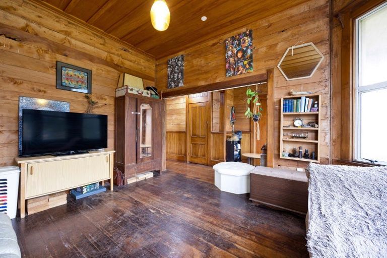 Photo of property in 62-64 Patu-kukupa Street, Manaia, 4612