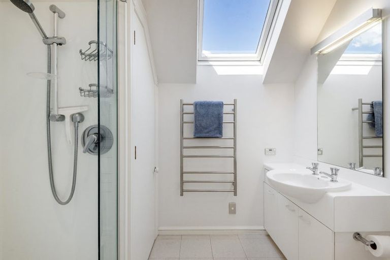 Photo of property in 6 Glade Place, Birkenhead, Auckland, 0626