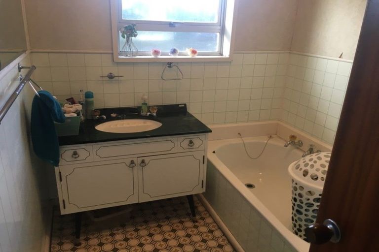 Photo of property in 28 Strathfield Avenue, Dallington, Christchurch, 8061