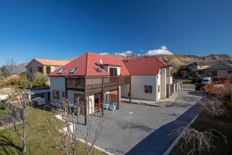 Photo of property in 71 Kings Drive, Wanaka, 9305