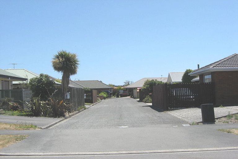Photo of property in 6 Kirsten Place, Parklands, Christchurch, 8083