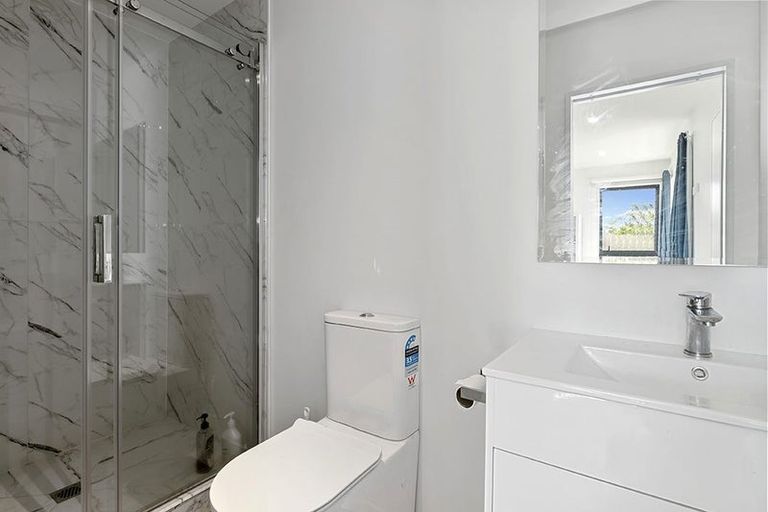 Photo of property in 16 Taupata Lane, Helensville, 0800