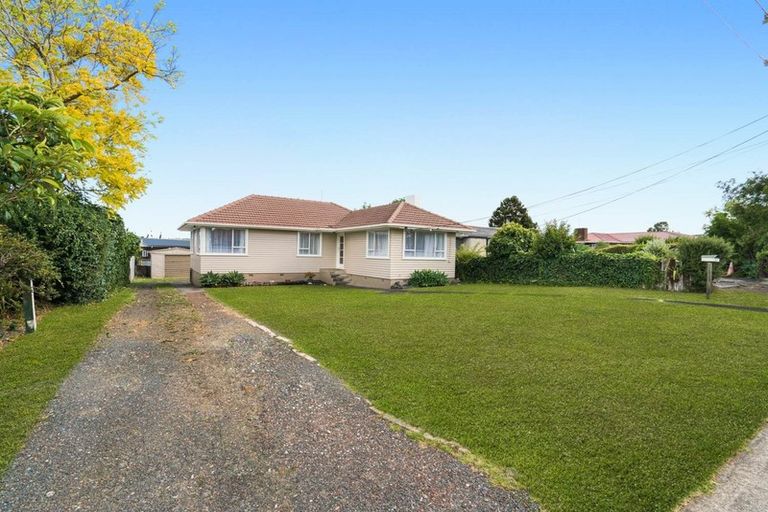 Photo of property in 23 Fairdene Avenue, Henderson, Auckland, 0610