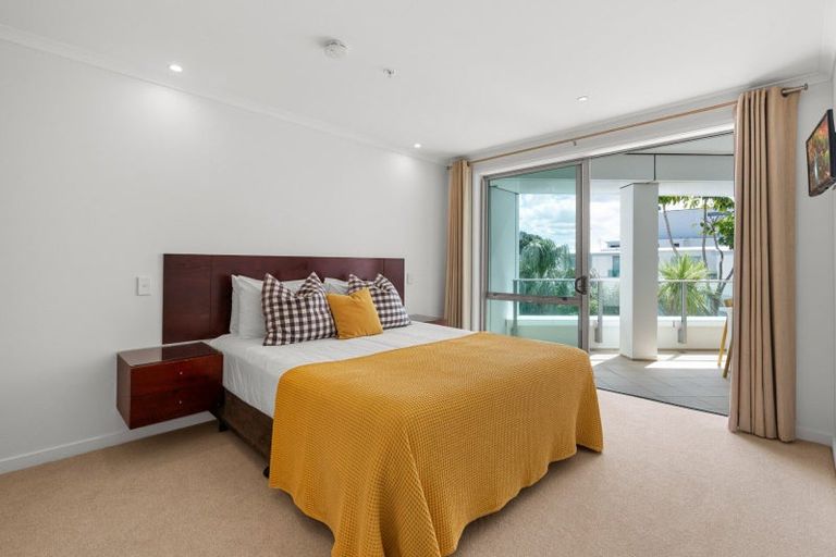 Photo of property in 206/136 Marine Parade, Mount Maunganui, 3116