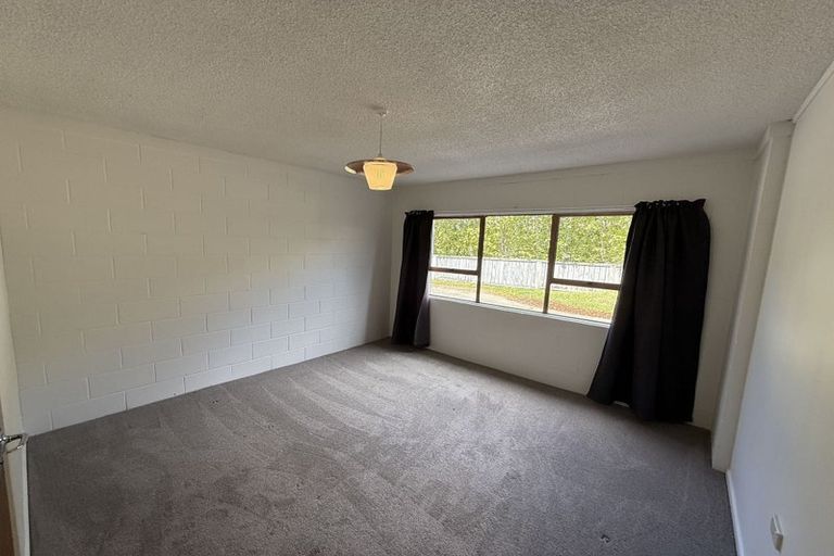 Photo of property in 2/17 Glenvar Road, Torbay, Auckland, 0630