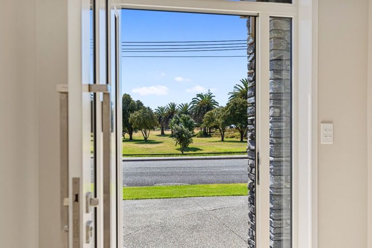 Photo of property in 10 Karewa Parade, Papamoa Beach, Papamoa, 3118