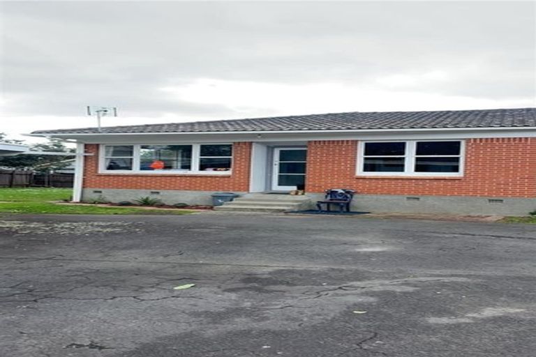 Photo of property in 1/42-44 Opaheke Road, Opaheke, Papakura, 2113