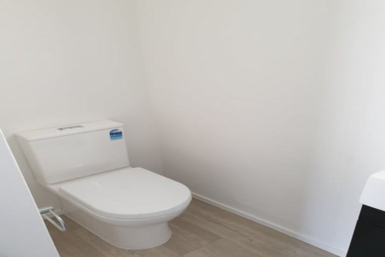 Photo of property in 2 Mariner Street, Mangere, Auckland, 2022